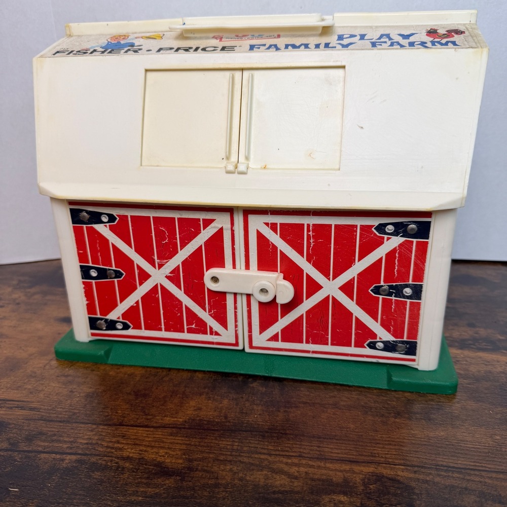 Fisher-Price Play Family Farm Barn 915 Vintage 1967 Red White Toy Carry Case USA